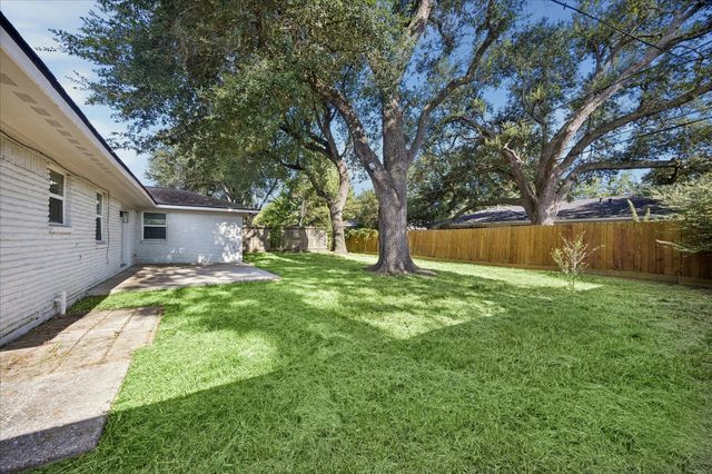 4725 Spellman Road, Houston, TX 77035