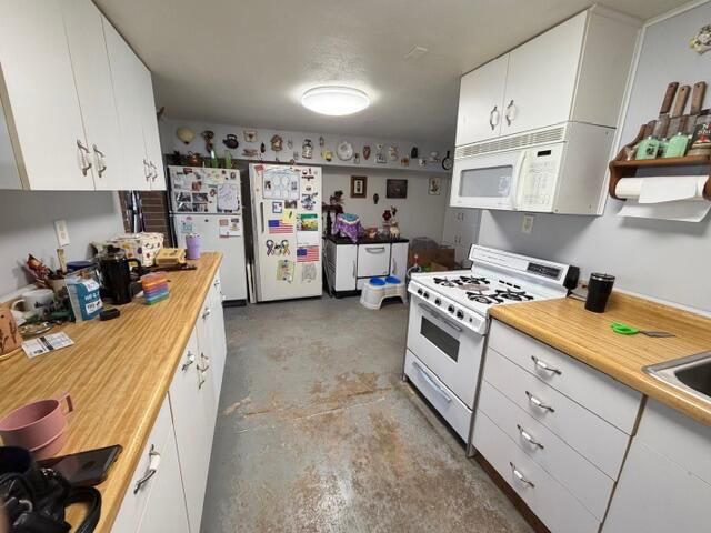 W8690 Lake ROAD, Delavan, WI 53115