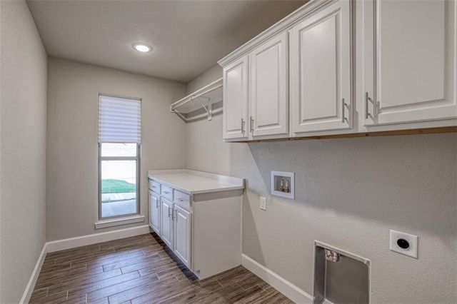 18430 W 195th Terrace, Spring Hill, KS 66083