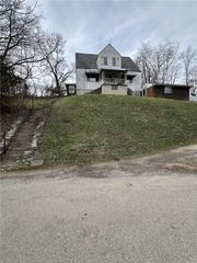 67 Pumpkin Center Rd, Finleyville, PA 15332