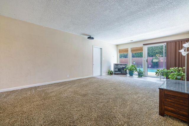 3458 E Lansing Way, Fresno, CA 93726