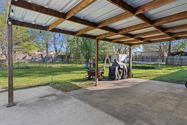 1818 US HWY 79, Carthage, TX 75633