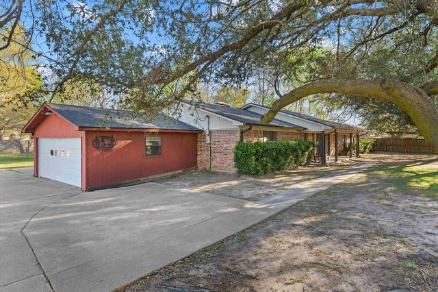 1818 US HWY 79, Carthage, TX 75633