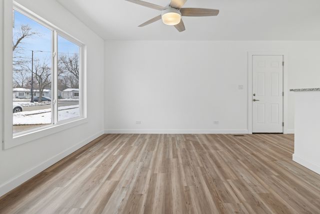 525 Everette Avenue, Romeoville, IL 60446