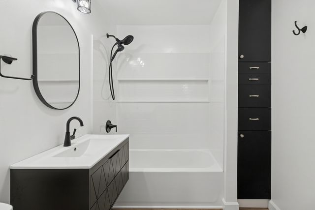 525 Everette Avenue, Romeoville, IL 60446