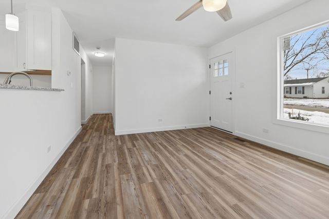 525 Everette Avenue, Romeoville, IL 60446