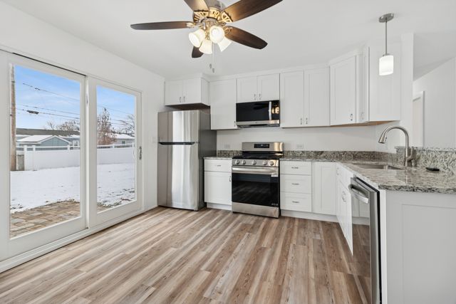 525 Everette Avenue, Romeoville, IL 60446