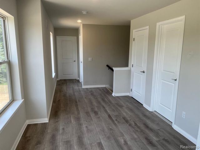 4100 Secluded Pines Dr, Sterling Heights, MI 48314