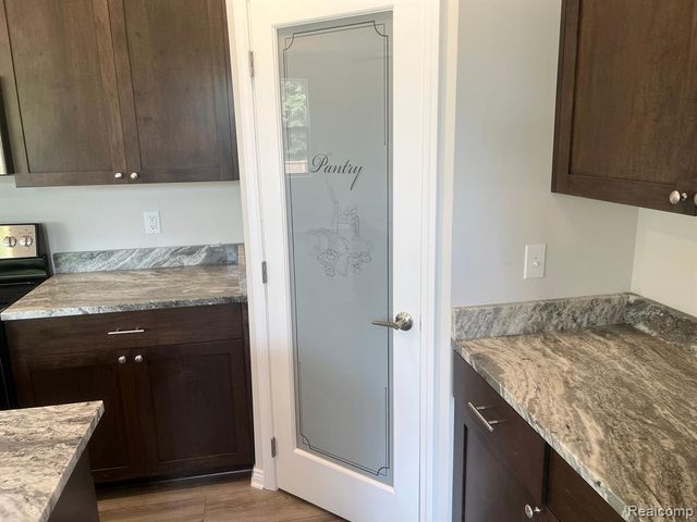 4100 Secluded Pines Dr, Sterling Heights, MI 48314