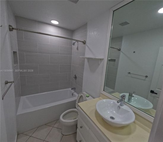 1423 Holly Heights Dr 15, Fort Lauderdale, FL 33304