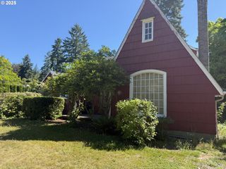 3300 Sw RIDGEWOOD Ave, Portland, OR 97225
