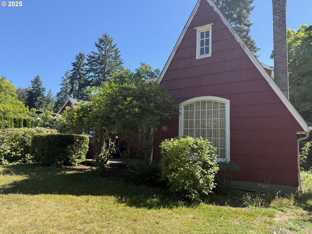 3300 Sw RIDGEWOOD Ave, Portland, OR 97225