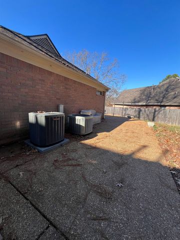 1770 MILL GLEN CV, Memphis, TN 38016