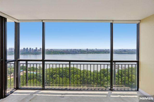 1500 Palisade Avenue 18C, Fort Lee, NJ 07024