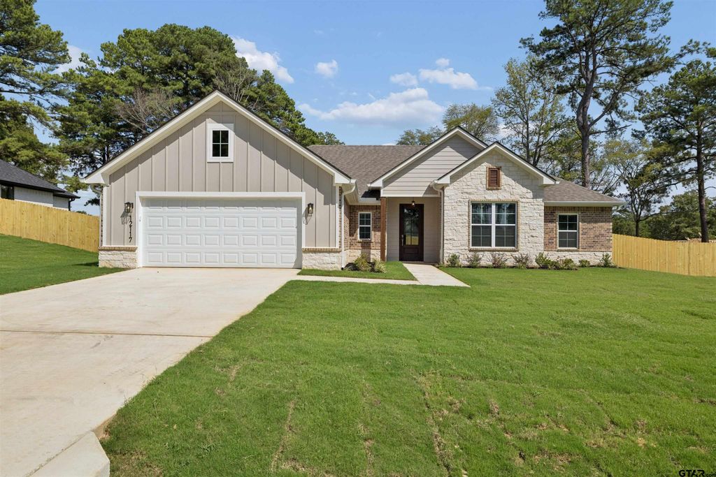 12117 Pinecrest Dr, Flint, TX 75762