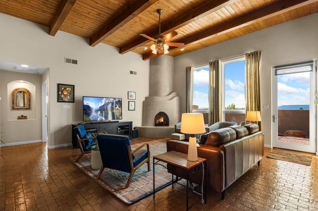 15 Trails Road, Placitas, NM 87043