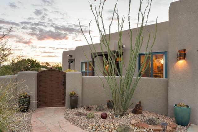 15 Trails Road, Placitas, NM 87043