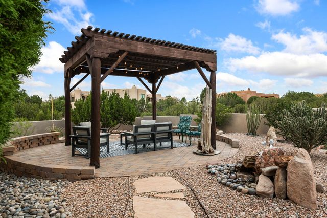 15 Trails Road, Placitas, NM 87043