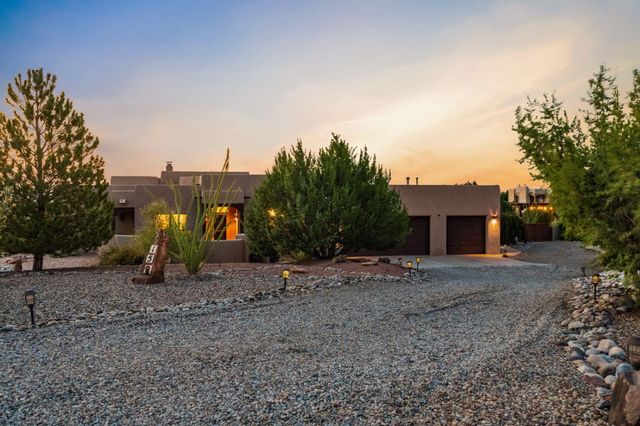 15 Trails Road, Placitas, NM 87043