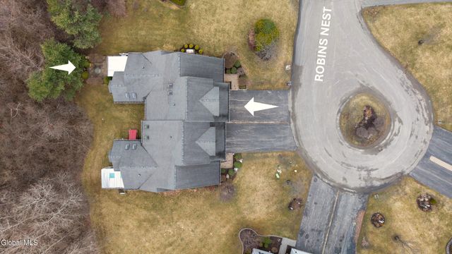 6 Robins Nest, Niskayuna, NY 12309