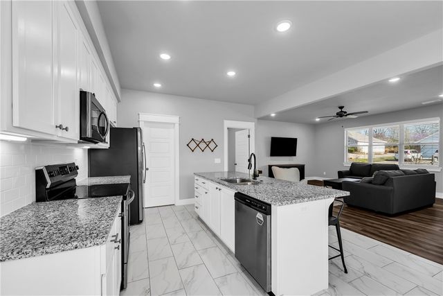 11 Hillswick Drive, Bella Vista, AR 72715