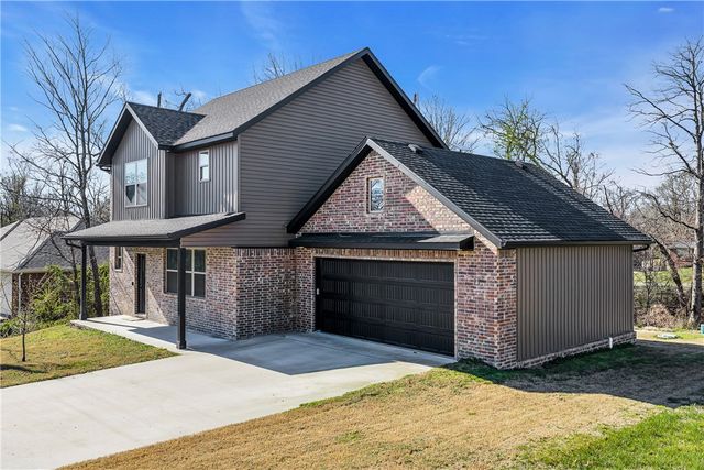 11 Hillswick Drive, Bella Vista, AR 72715