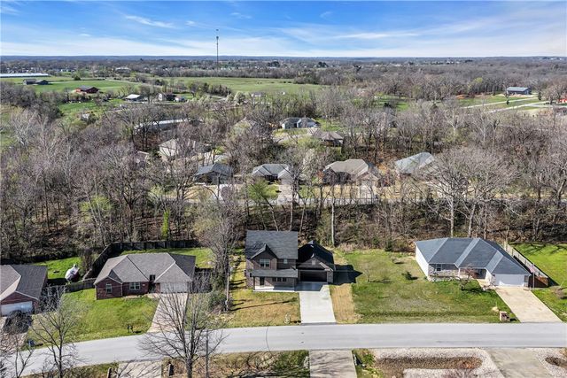 11 Hillswick Drive, Bella Vista, AR 72715