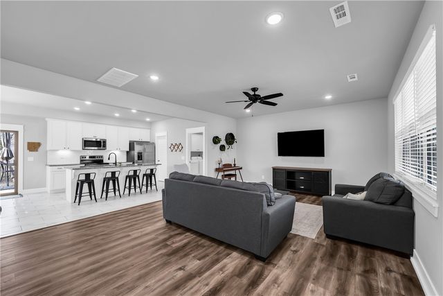 11 Hillswick Drive, Bella Vista, AR 72715