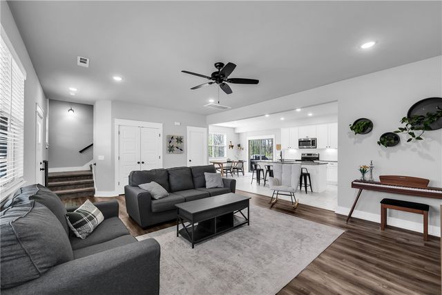 11 Hillswick Drive, Bella Vista, AR 72715