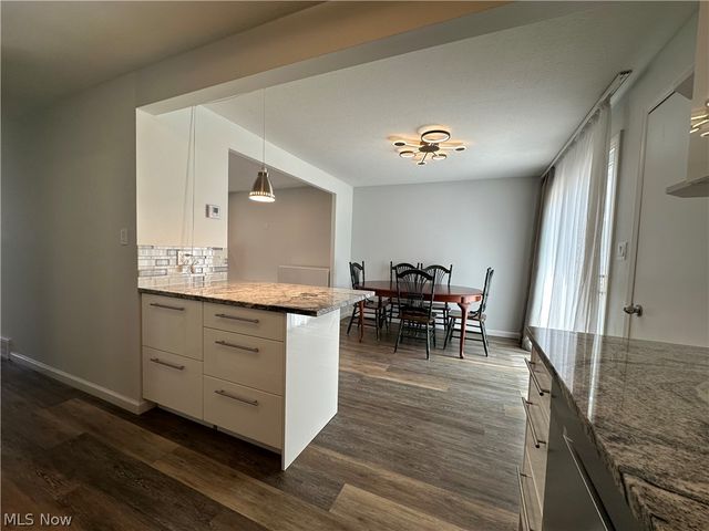 6488 State Road B-6, Parma, OH 44134