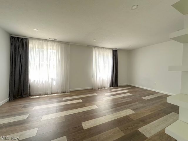 6488 State Road B-6, Parma, OH 44134