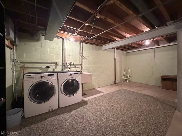 6488 State Road B-6, Parma, OH 44134