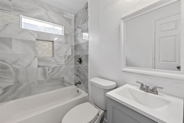 1420 E 34th Street, Houston, TX 77022