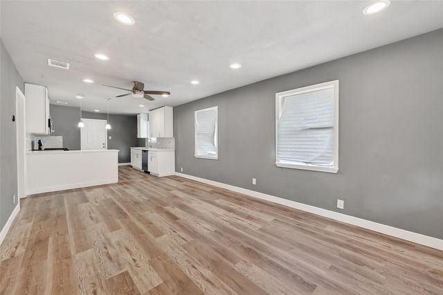 1420 E 34th Street, Houston, TX 77022