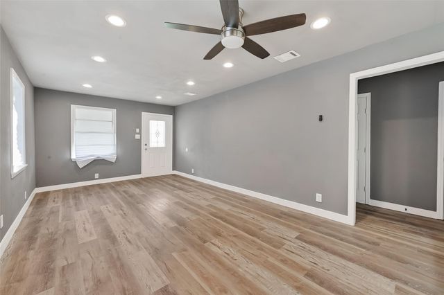 1420 E 34th Street, Houston, TX 77022