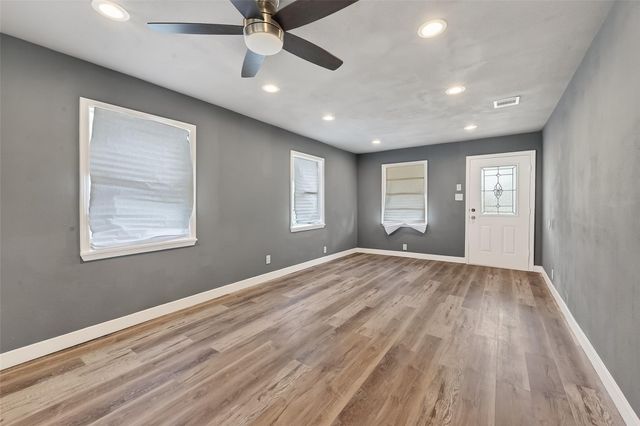 1420 E 34th Street, Houston, TX 77022