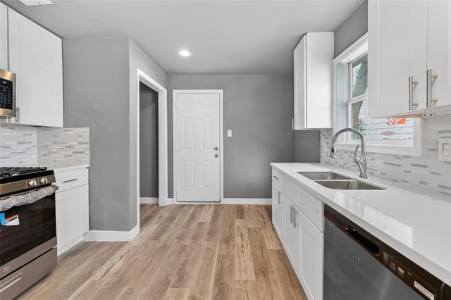 1420 E 34th Street, Houston, TX 77022