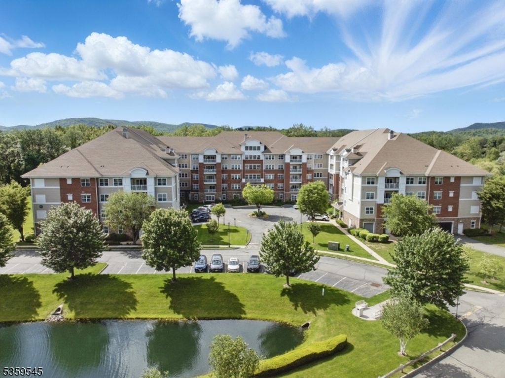 4413 Warrens Way 413, Wanaque Boro, NJ 07465