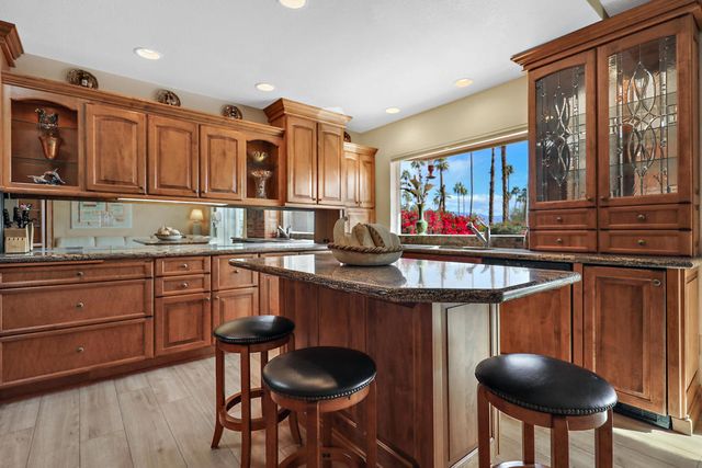 38960 Kilimanjaro Drive, Palm Desert, CA 92211