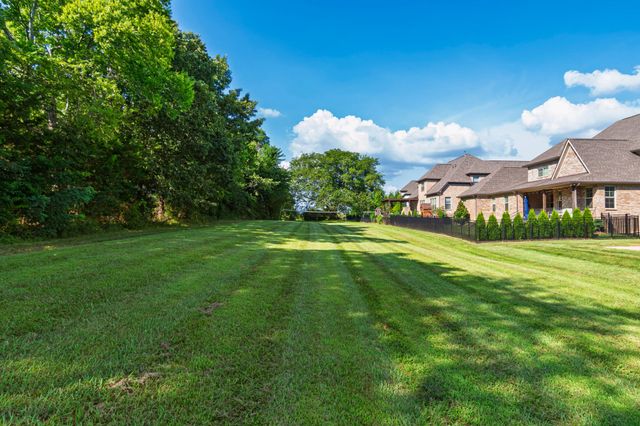 1013 Gadwall Ln, Spring Hill, TN 37174
