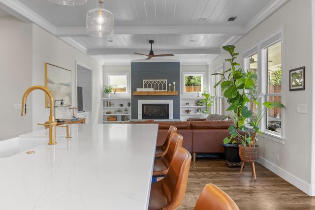 637 Rebekah Ct, Ripon, CA 95366
