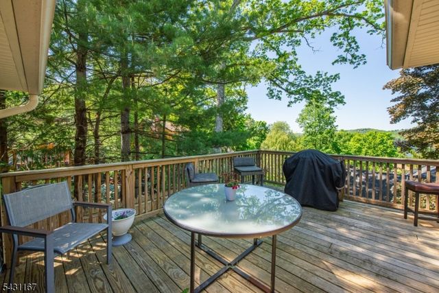 44 Sunset Trl, Sparta Twp., NJ 07871