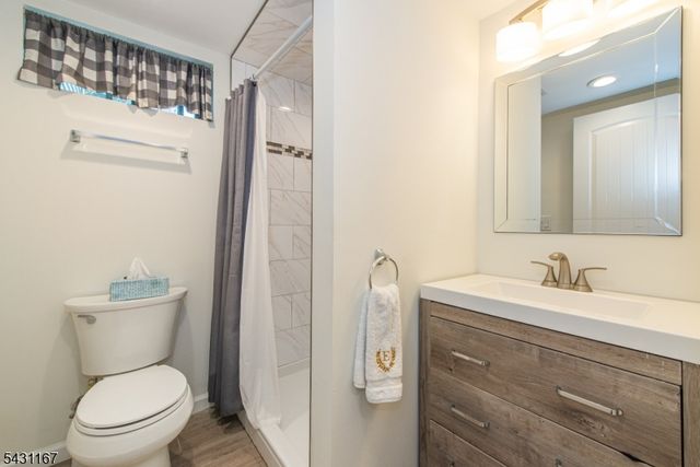 44 Sunset Trl, Sparta Twp., NJ 07871