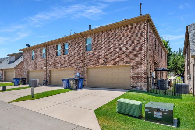 5646 Grosseto Drive, Frisco, TX 75034