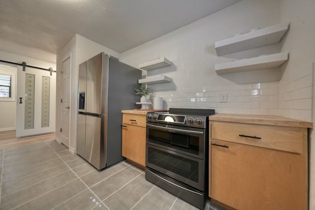 401 Hideaway Lane E, Hideaway, TX 75771