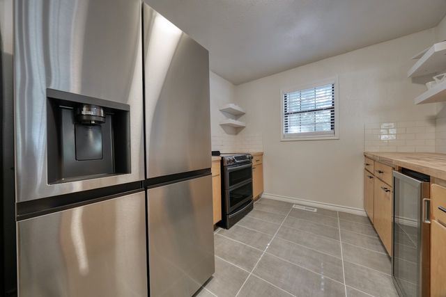 401 Hideaway Lane E, Hideaway, TX 75771