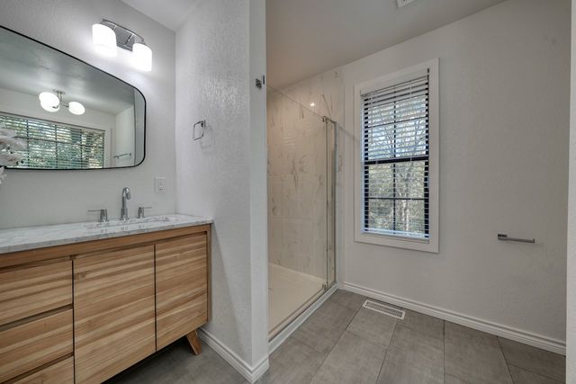 401 Hideaway Lane E, Hideaway, TX 75771