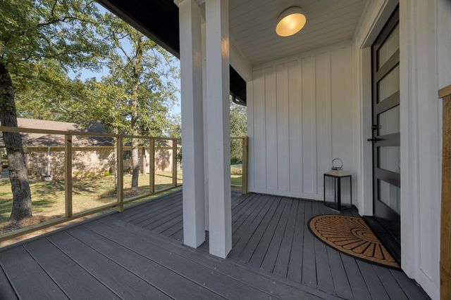 401 Hideaway Lane E, Hideaway, TX 75771