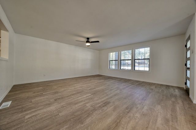 401 Hideaway Lane E, Hideaway, TX 75771