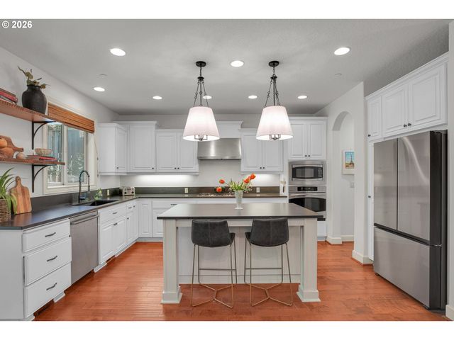 4823 IRELAND Ln, West Linn, OR 97068